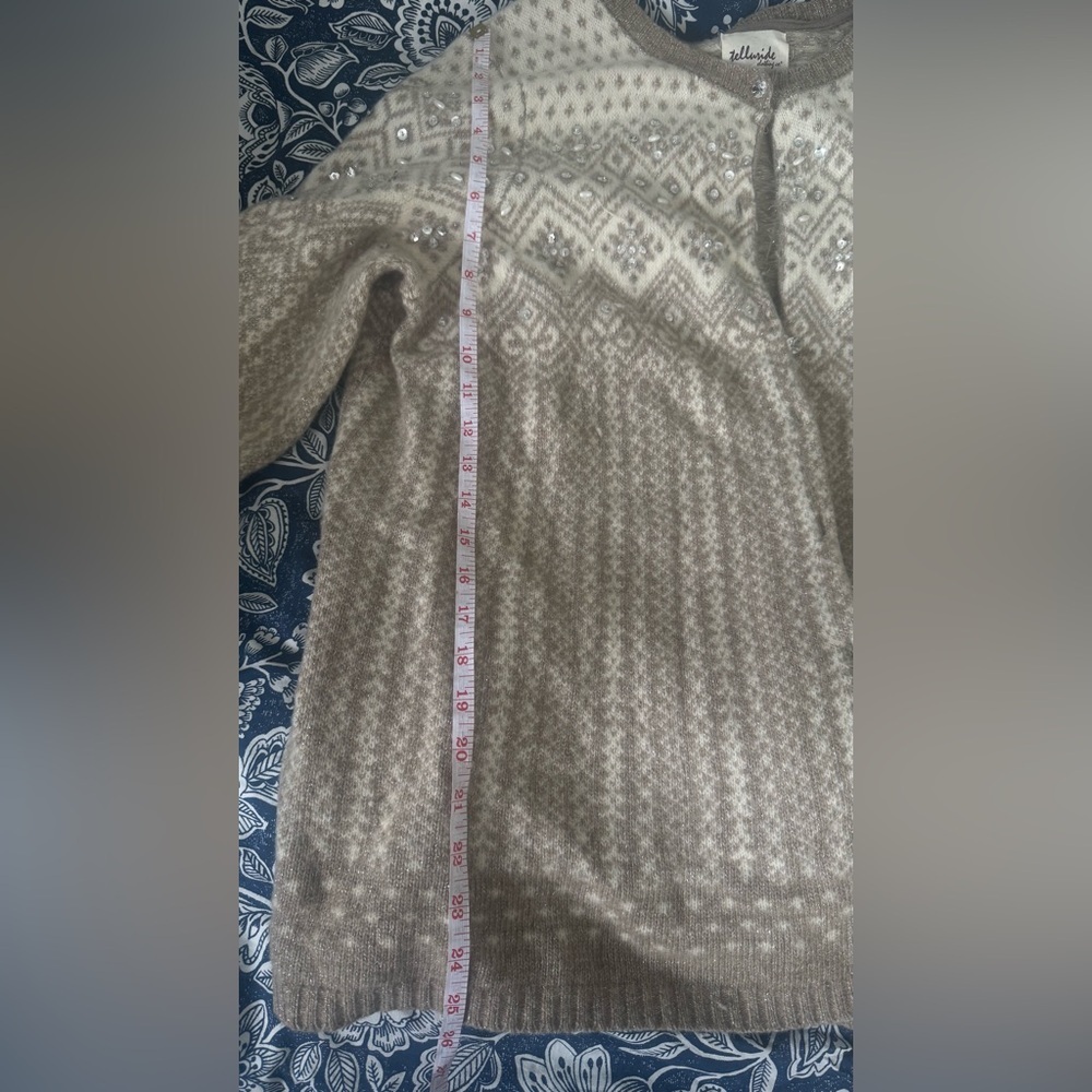 Elegant Beige Patterned Cardigan - Picture 11 of 13